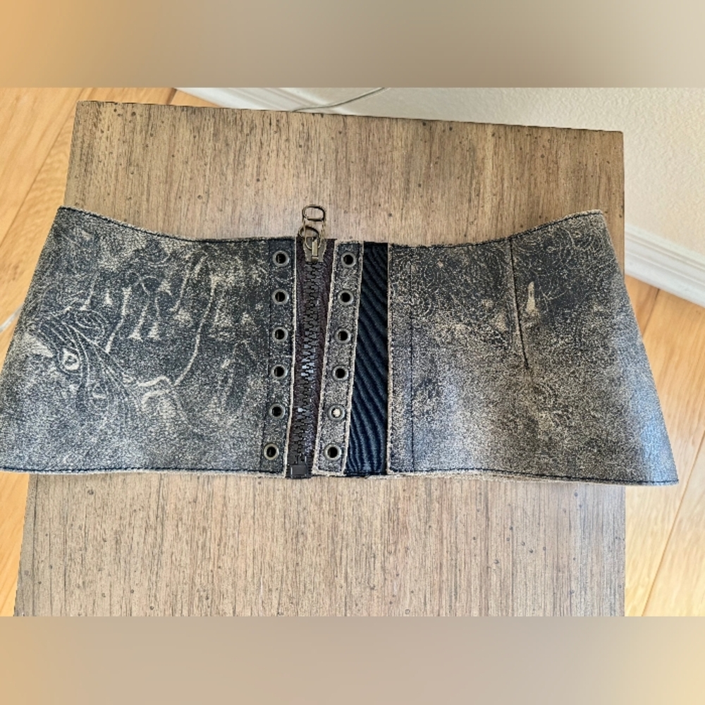 Diesel Black and Red Label Beautiful Stretches Size Medium